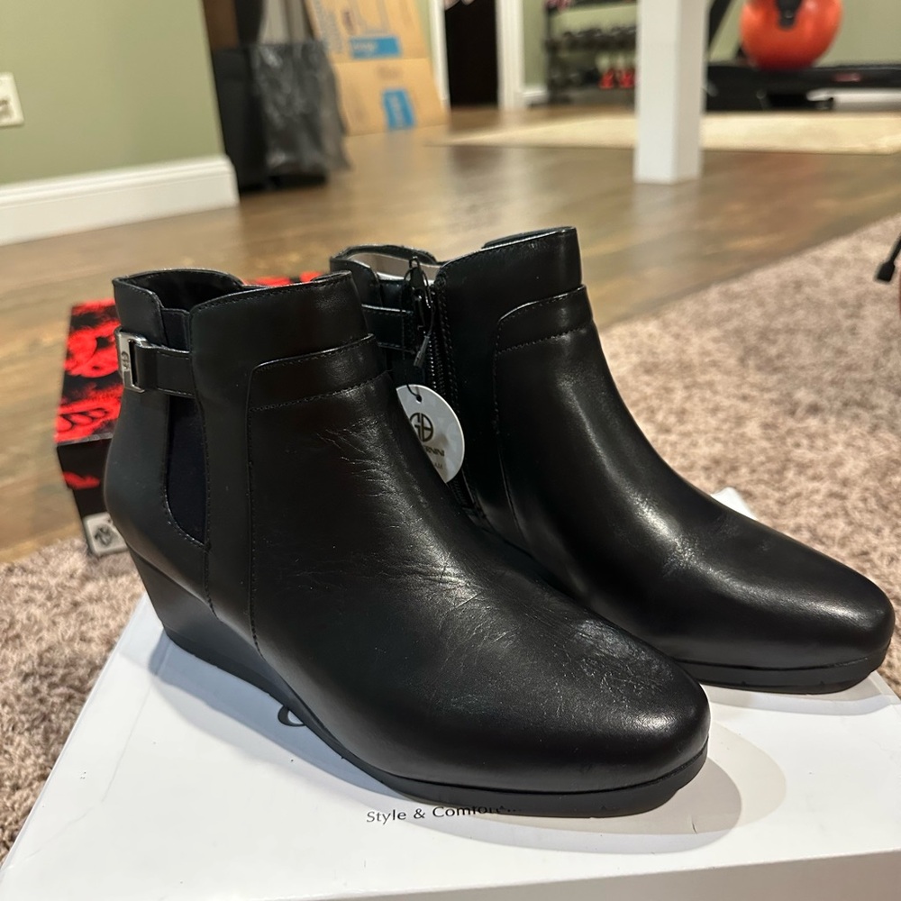 Giani Bernini Black Ankle Boots